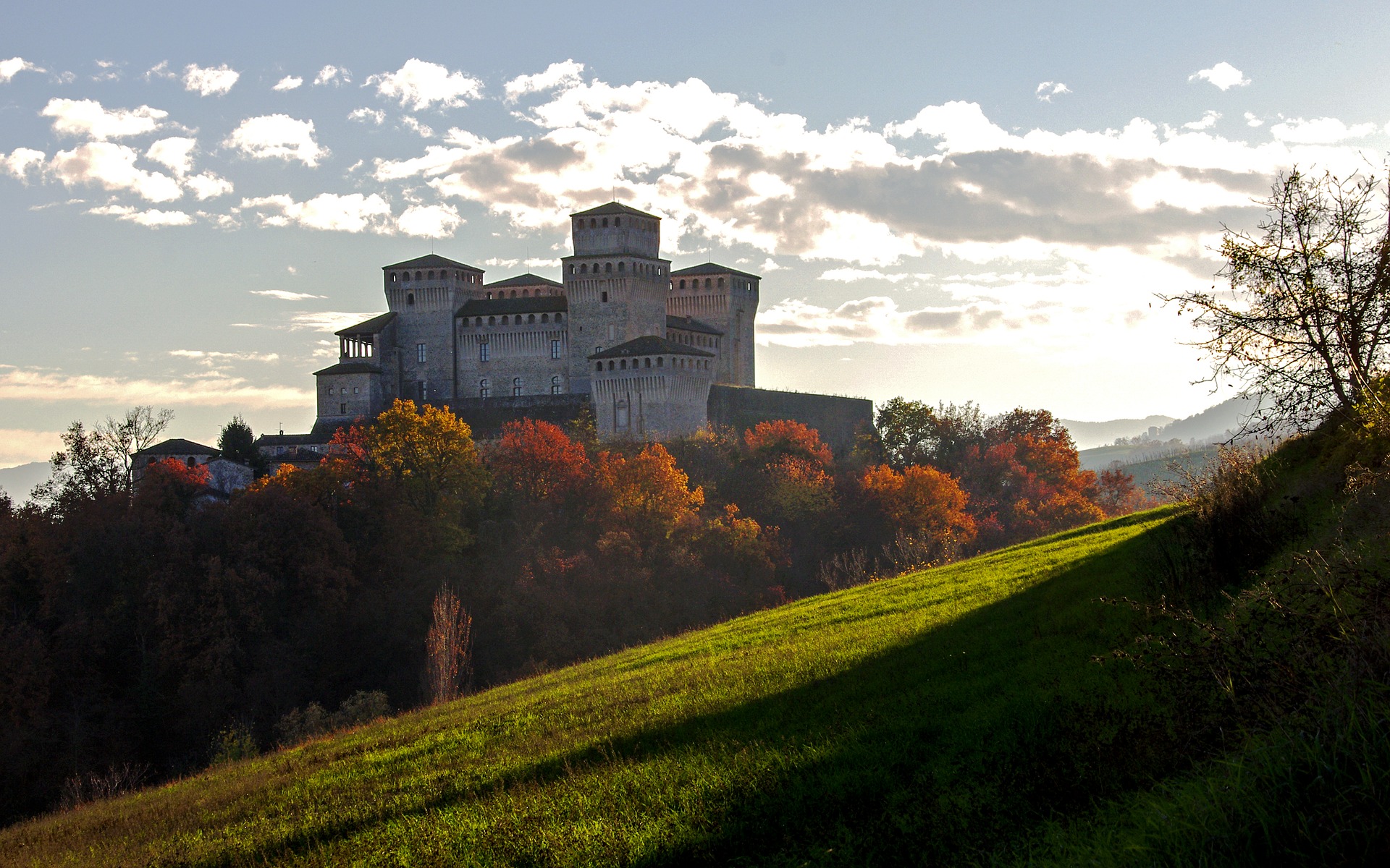 Das Castello di Torrechiara in Langhirano in der Provinz Parma im Herbst